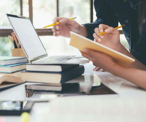 EssayHub: Honest Insights Into a Legit Essay Writing Service