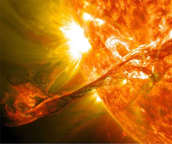 Multi-temperature coronal mass ejections shed light on solar system origins