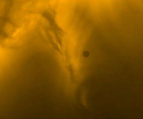 Mercury's black disc helps sharpen Solar Orbiter's view