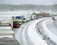 US Midwest digs out of storm which killed 11
