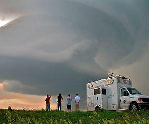 Pollution teams with thunderclouds to warm atmosphere