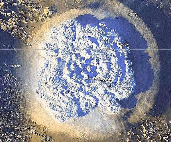 Huge Tonga volcanic eruption felt around the world