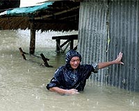 Five dead as Typhoon Nuri slams into Philippines