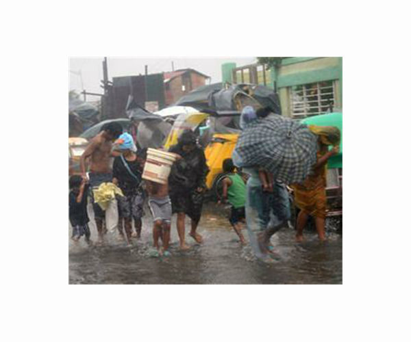 Floods and landslides leave six dead in Philippines