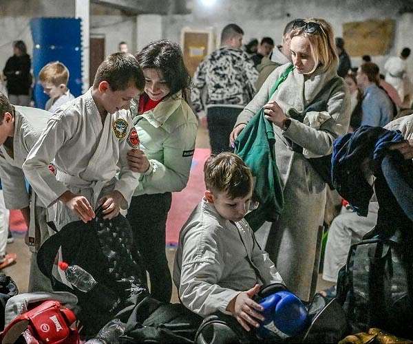 Ukrainians pray, ready for strikes one year after Russian invasion