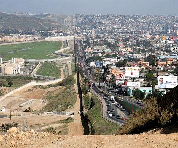 Pentagon leaders talk about border, hemispheric security at Senate hearing