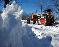 Freak snowstorm, cold snap paralyzes US South