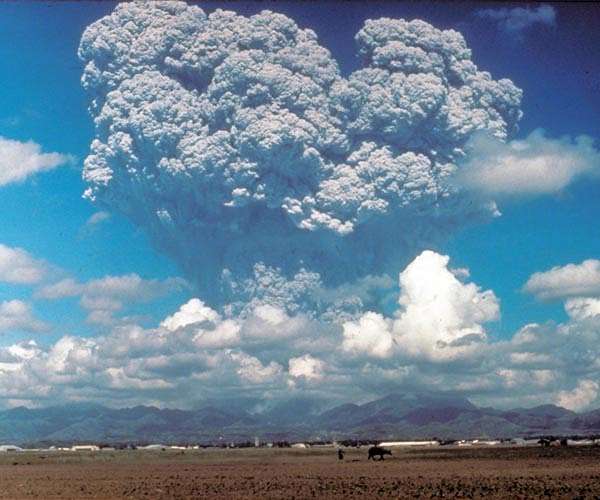 Philippine volcano erupts but no ashfall