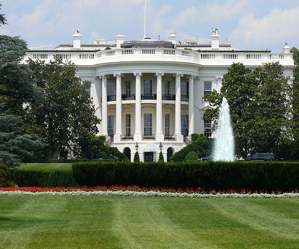White House sets policies for federal AI use