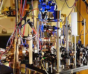 NIST ytterbium atomic clocks set record for stability